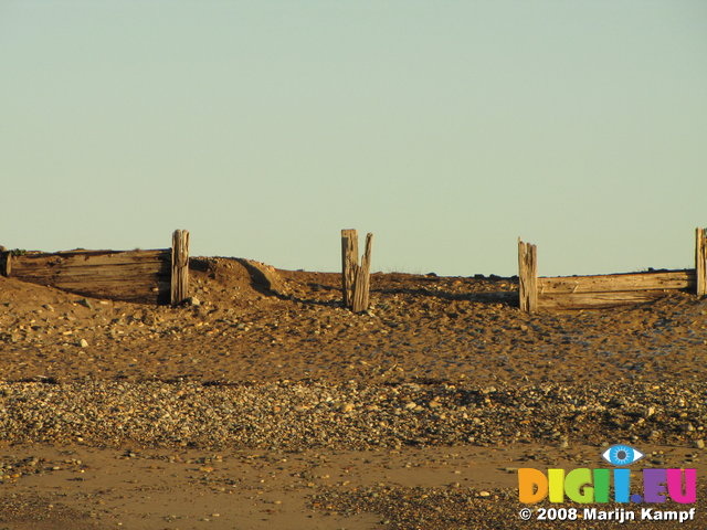 SX00584 Hole in fenced up dunes